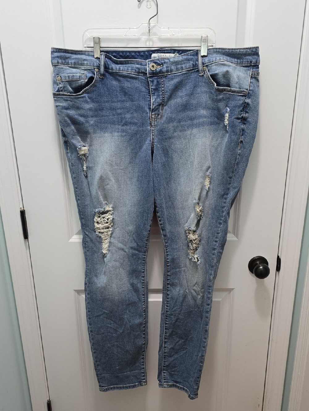 Torrid Distressed Light Blue Skinny Jeans Size 22T